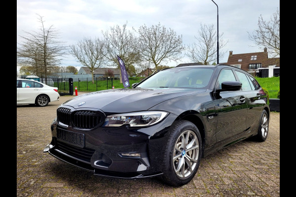 BMW 3 Serie 330E XDRIVE Sport - 360-cam, HUD, Laser, Drive Assist, Trekhaak, Keyless (292PK 1e Eig. BTW)