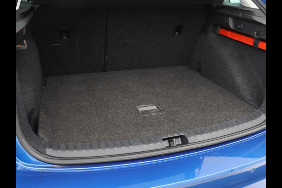 Škoda SCALA 1.0 TSI Business Edition | Panoramadak | Stoelverwarming | Adaptive cruise | Carplay | Full LED | Navigatie | Parkeerhulp | Climate control | DAB | Getint glas