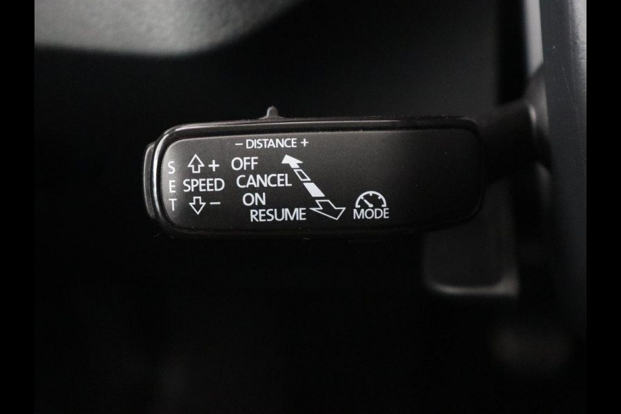 Škoda SCALA 1.0 TSI Business Edition | Panoramadak | Stoelverwarming | Adaptive cruise | Carplay | Full LED | Navigatie | Parkeerhulp | Climate control | DAB | Getint glas