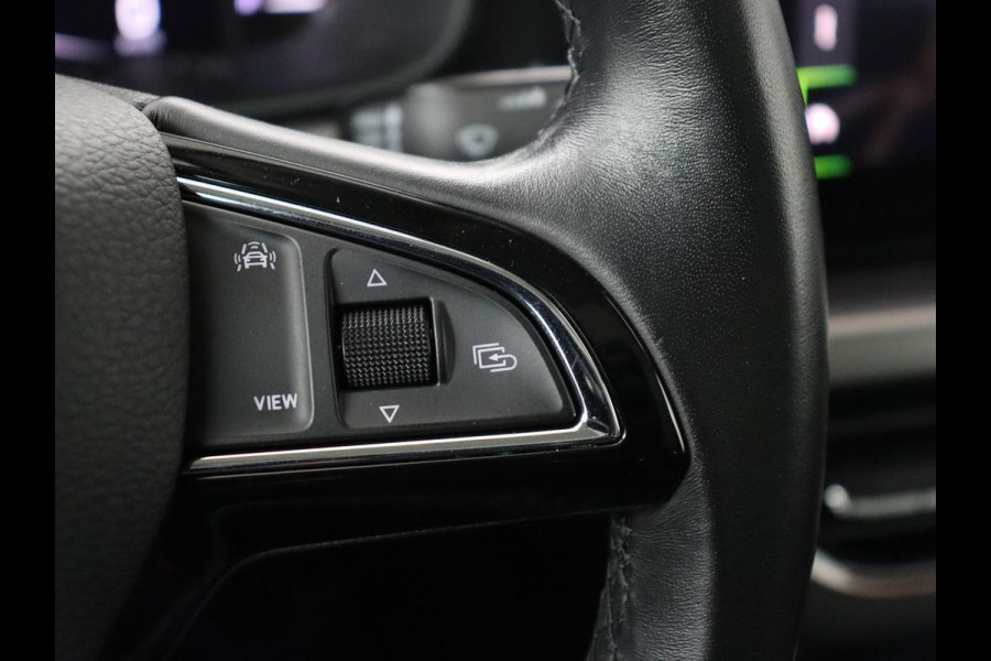 Škoda SCALA 1.0 TSI Business Edition | Panoramadak | Stoelverwarming | Adaptive cruise | Carplay | Full LED | Navigatie | Parkeerhulp | Climate control | DAB | Getint glas
