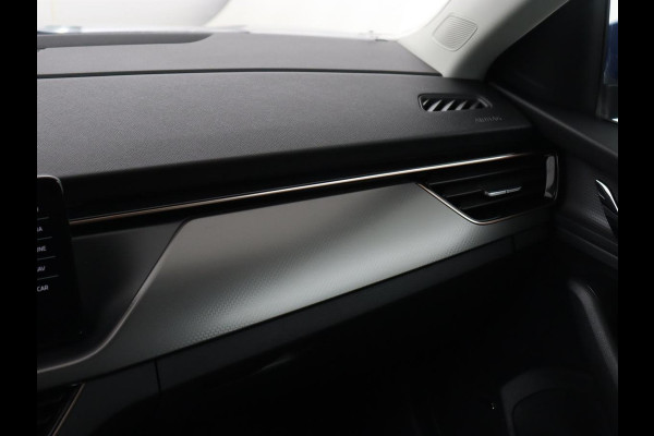 Škoda SCALA 1.0 TSI Business Edition | Panoramadak | Stoelverwarming | Adaptive cruise | Carplay | Full LED | Navigatie | Parkeerhulp | Climate control | DAB | Getint glas