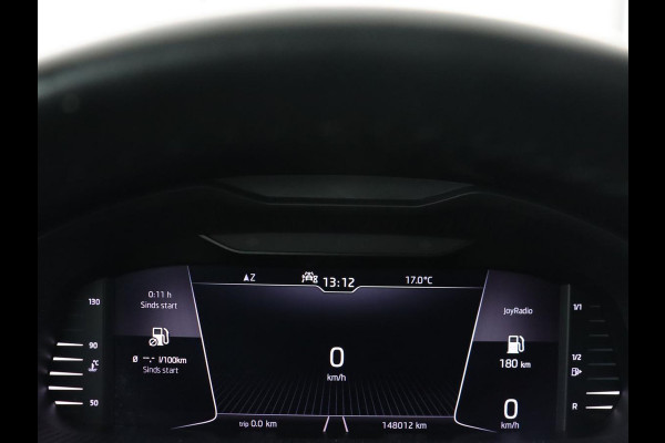 Škoda SCALA 1.0 TSI Business Edition | Panoramadak | Stoelverwarming | Adaptive cruise | Carplay | Full LED | Navigatie | Parkeerhulp | Climate control | DAB | Getint glas