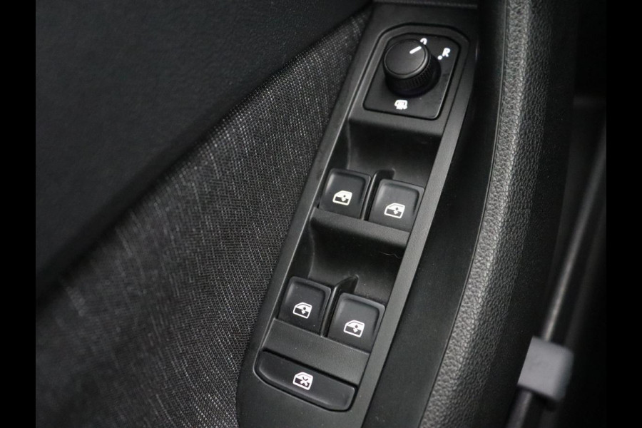 Škoda SCALA 1.0 TSI Business Edition | Panoramadak | Stoelverwarming | Adaptive cruise | Carplay | Full LED | Navigatie | Parkeerhulp | Climate control | DAB | Getint glas