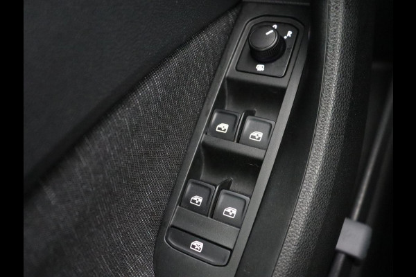 Škoda SCALA 1.0 TSI Business Edition | Panoramadak | Stoelverwarming | Adaptive cruise | Carplay | Full LED | Navigatie | Parkeerhulp | Climate control | DAB | Getint glas