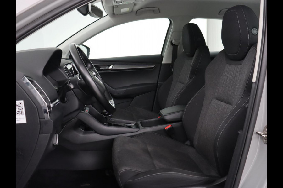 Škoda Karoq 1.5 TSI Business Edition Plus | Stoelverwarming | Trekhaak | Camera | Carplay | Navigatie | Keyless | Full LED | Verwarmde voorruit | Parkeerhulp | Climate control | DAB | Cruise control