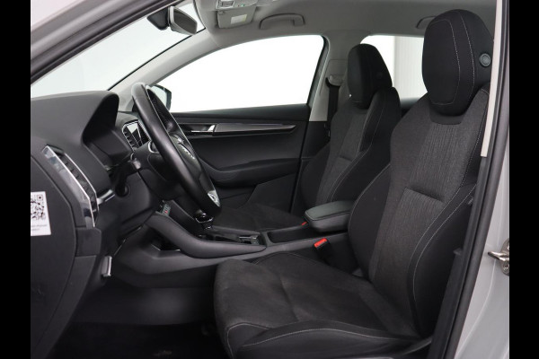 Škoda Karoq 1.5 TSI Business Edition Plus | Stoelverwarming | Trekhaak | Camera | Carplay | Navigatie | Keyless | Full LED | Verwarmde voorruit | Parkeerhulp | Climate control | DAB | Cruise control