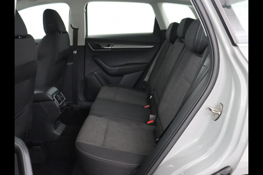 Škoda Karoq 1.5 TSI Business Edition Plus | Stoelverwarming | Trekhaak | Camera | Carplay | Navigatie | Keyless | Full LED | Verwarmde voorruit | Parkeerhulp | Climate control | DAB | Cruise control