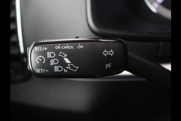 Škoda Karoq 1.5 TSI Business Edition Plus | Stoelverwarming | Trekhaak | Camera | Carplay | Navigatie | Keyless | Full LED | Verwarmde voorruit | Parkeerhulp | Climate control | DAB | Cruise control