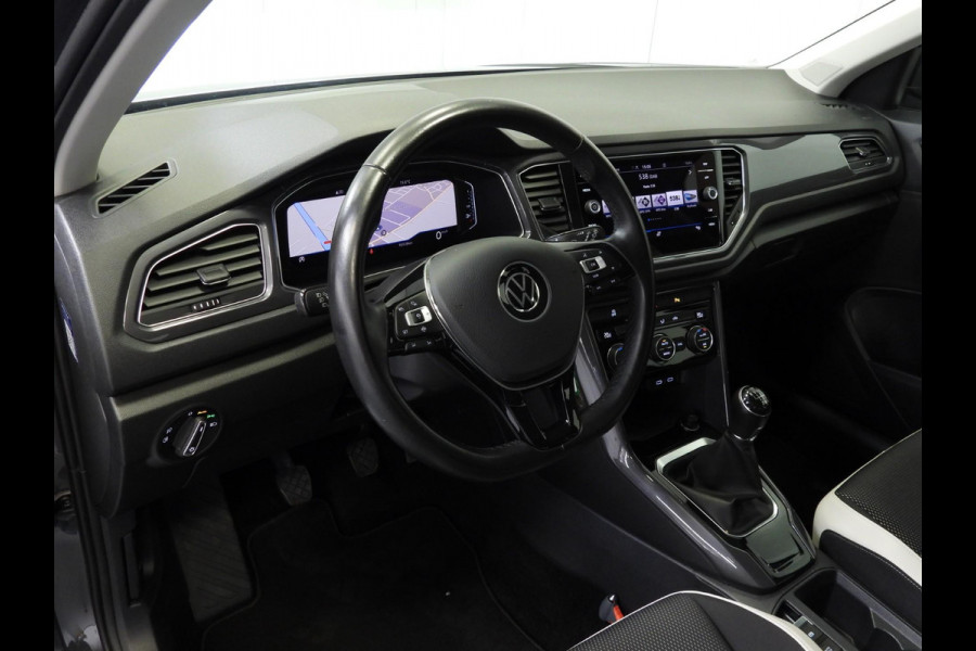 Volkswagen T-Roc 1.5 TSI Sport NAVI/CAMERA/VIRTUAL/LED/TREKH./17"LMV!