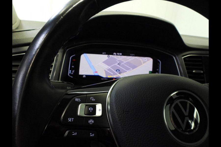 Volkswagen T-Roc 1.5 TSI Sport NAVI/CAMERA/VIRTUAL/LED/TREKH./17"LMV!