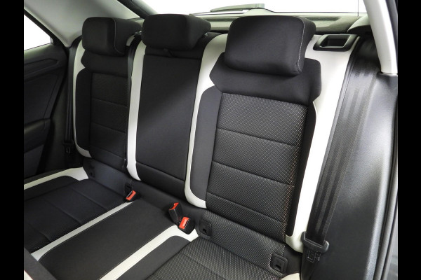 Volkswagen T-Roc 1.5 TSI Sport NAVI/CAMERA/VIRTUAL/LED/TREKH./17"LMV!
