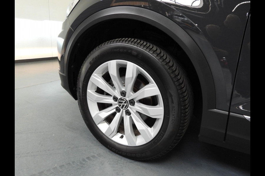 Volkswagen T-Roc 1.5 TSI Sport NAVI/CAMERA/VIRTUAL/LED/TREKH./17"LMV!