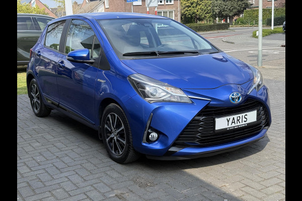 Toyota Yaris 1.5 Full Hybrid Dynamic | Lichtmetalen velgen, Parkeercamera, Licht + Regensensor, Cruise control, Climate control