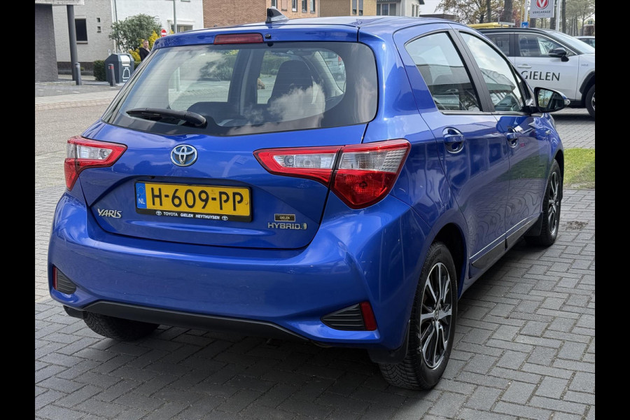 Toyota Yaris 1.5 Full Hybrid Dynamic | Lichtmetalen velgen, Parkeercamera, Licht + Regensensor, Cruise control, Climate control