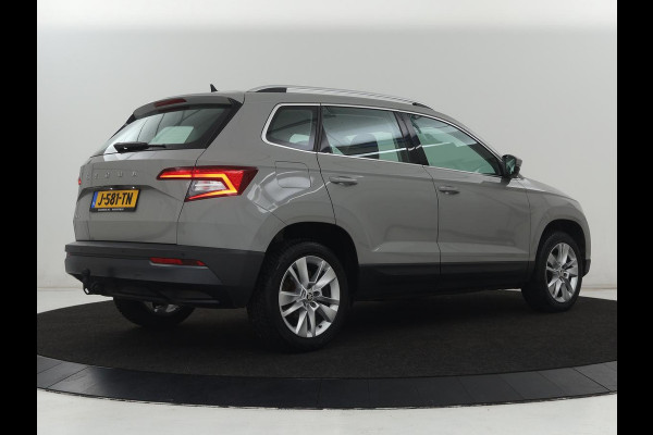 Škoda Karoq 1.5 TSI Business Edition Plus | Stoelverwarming | Trekhaak | Camera | Carplay | Navigatie | Keyless | Full LED | Verwarmde voorruit | Parkeerhulp | Climate control | DAB | Cruise control