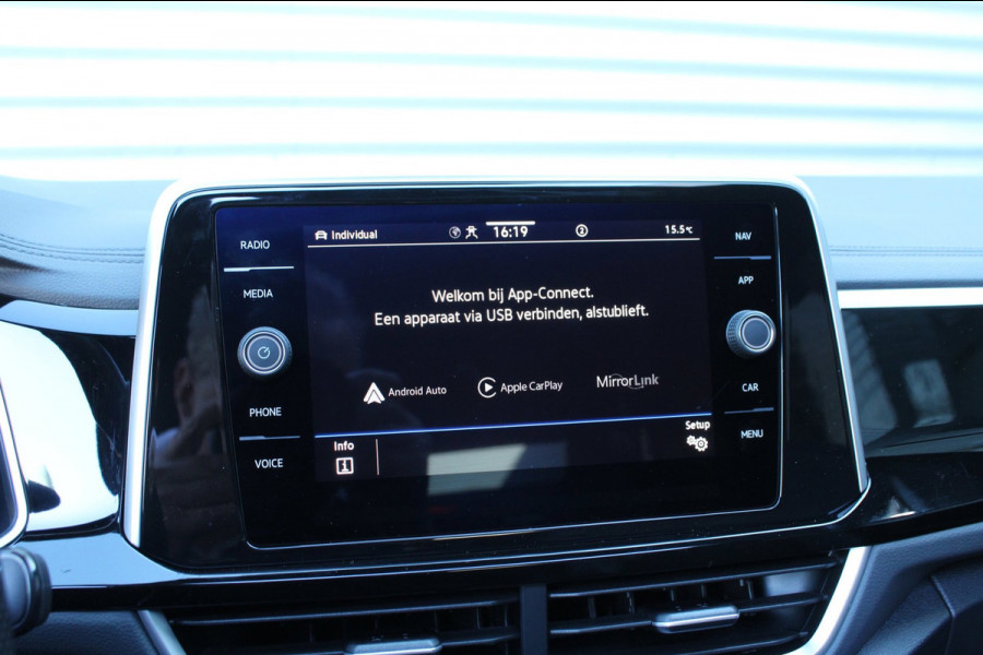 Volkswagen T-Roc 1.5 TSI 150pk R-Line DSG7 Panoramadak