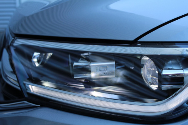 Volkswagen T-Roc 1.5 TSI 150pk R-Line DSG7 Panoramadak