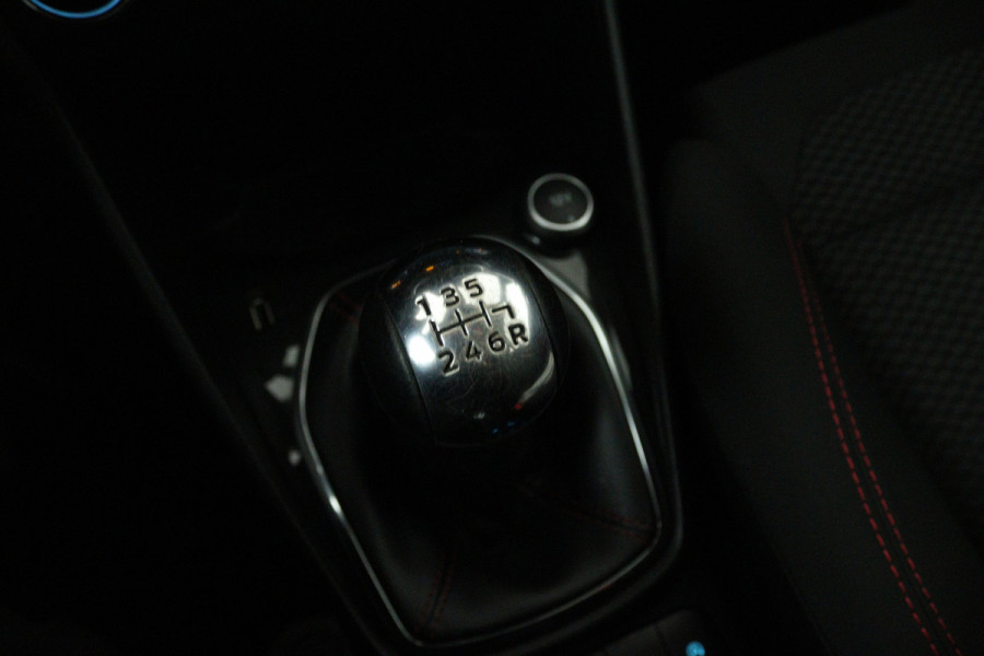 Ford Fiesta 1.0 EcoBoost ST-Line (CRUISE CONTROL, NAVIGATIE, PARKEERSENSOREN)