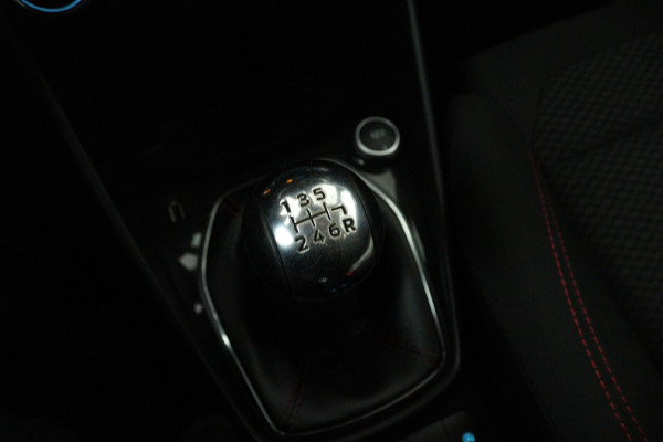 Ford Fiesta 1.0 EcoBoost ST-Line (CRUISE CONTROL, NAVIGATIE, PARKEERSENSOREN)