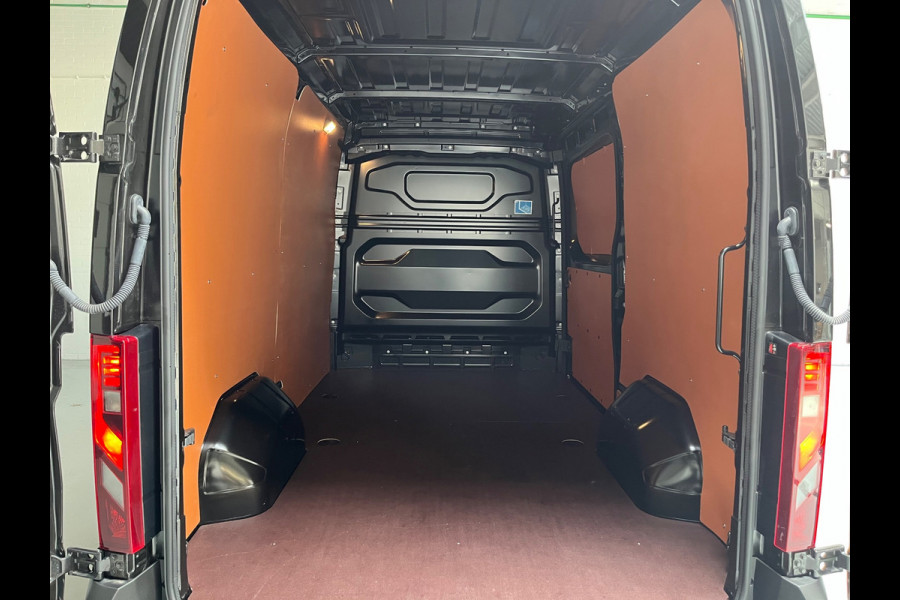 Renault Master NIEUW (MODEL) DEMO T35 2.0 dCi 130 L2H2 Start 3Persoons Zwart Metallic BPM VRIJ, ORIGINEEL NEDERLANDSE BUS!