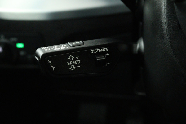 Audi Q2 30 TFSI S Edition (STOELVERWARMING, CRUISE CONTROL ADAPTIEF, NAVGATIE, PARKEERSENSOREN)