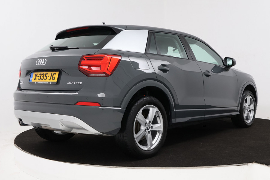 Audi Q2 30 TFSI S Edition (STOELVERWARMING, CRUISE CONTROL ADAPTIEF, NAVGATIE, PARKEERSENSOREN)