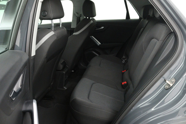 Audi Q2 30 TFSI S Edition (STOELVERWARMING, CRUISE CONTROL ADAPTIEF, NAVGATIE, PARKEERSENSOREN)