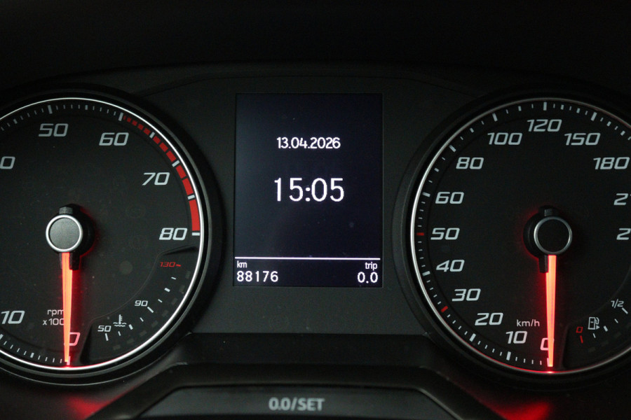 Seat Arona 1.0 TSI Style Business Intense (ACHTERUITRIJCAMERA, CRUISE ADAPTIEF, CARPLAY, PARKEERSENSOREN)