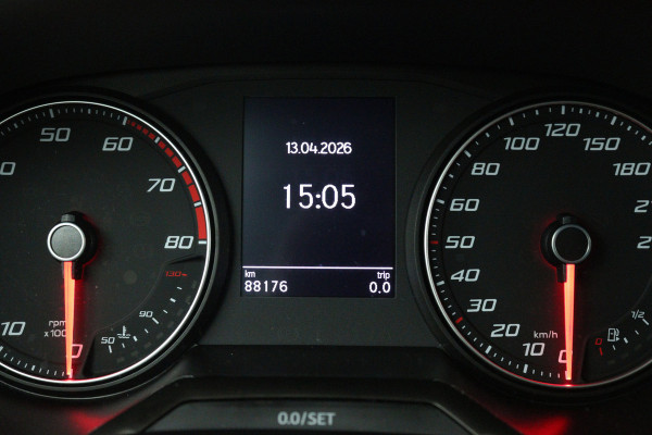 Seat Arona 1.0 TSI Style Business Intense (ACHTERUITRIJCAMERA, CRUISE ADAPTIEF, CARPLAY, PARKEERSENSOREN)