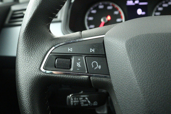Seat Arona 1.0 TSI Style Business Intense (ACHTERUITRIJCAMERA, CRUISE ADAPTIEF, CARPLAY, PARKEERSENSOREN)
