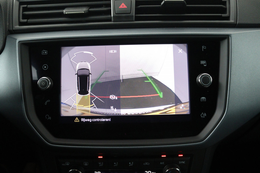 Seat Arona 1.0 TSI Style Business Intense (ACHTERUITRIJCAMERA, CRUISE ADAPTIEF, CARPLAY, PARKEERSENSOREN)