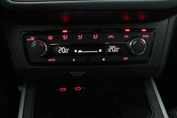 Seat Arona 1.0 TSI Style Business Intense (ACHTERUITRIJCAMERA, CRUISE ADAPTIEF, CARPLAY, PARKEERSENSOREN)