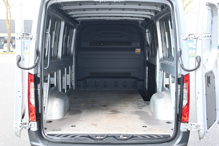 Mercedes-Benz Sprinter 315 CDI L2H1 RWD Geveerde stoel, Camera, Trekhaak