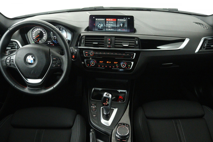 BMW 1-serie 118i Corporate Lease Executive (NAVIGATIE, CRUISE CONTROL, PARKEERSENSOREN, BLUETOOTH)