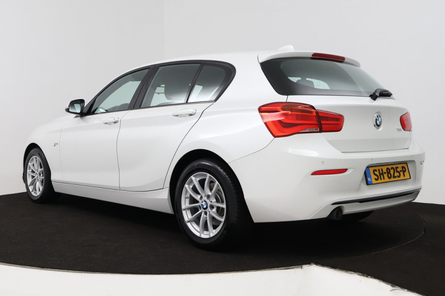 BMW 1-serie 118i Corporate Lease Executive (NAVIGATIE, CRUISE CONTROL, PARKEERSENSOREN, BLUETOOTH)