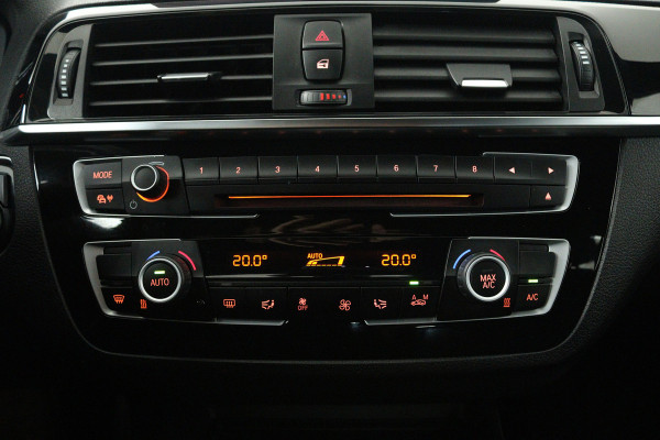 BMW 1-serie 118i Corporate Lease Executive (NAVIGATIE, CRUISE CONTROL, PARKEERSENSOREN, BLUETOOTH)