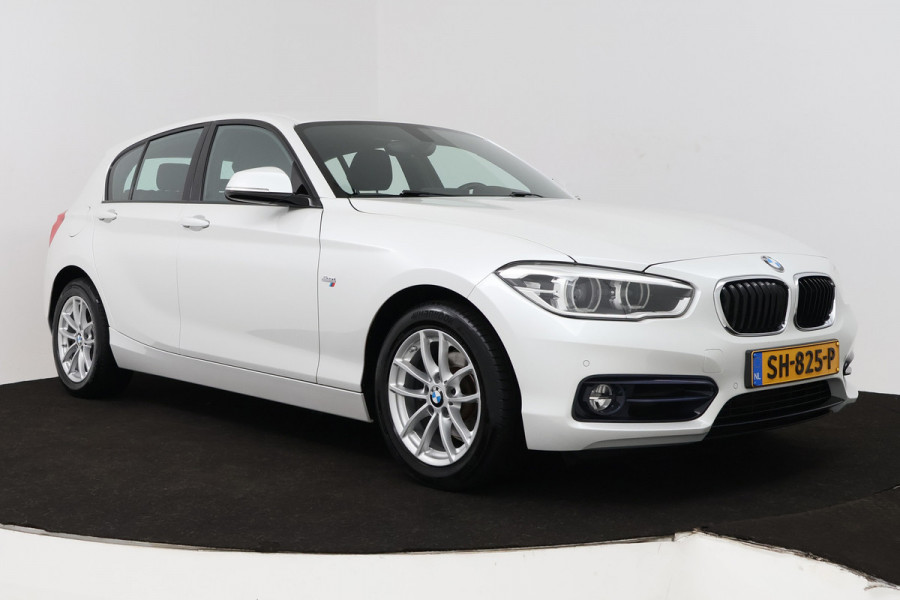 BMW 1-serie 118i Corporate Lease Executive (NAVIGATIE, CRUISE CONTROL, PARKEERSENSOREN, BLUETOOTH)