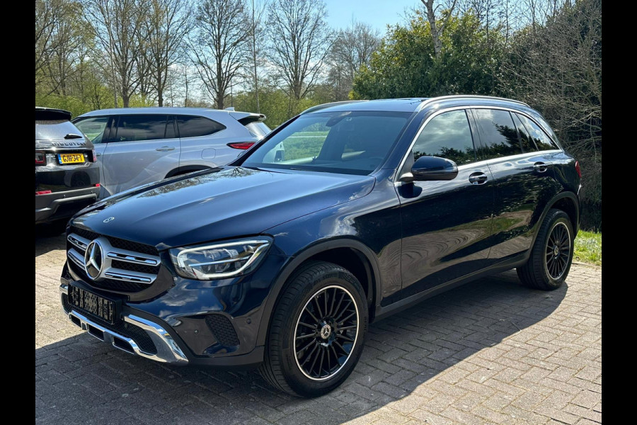 Mercedes-Benz GLC 300e 4MATIC Business Solution | PHEV | 320pk | Plug-in Hybride | Achteruitrijcamera | Navigatie | Half leder