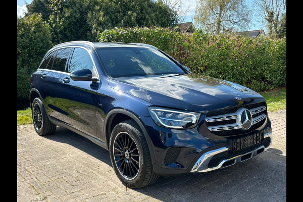 Mercedes-Benz GLC 300e 4MATIC Business Solution | PHEV | 320pk | Plug-in Hybride | Achteruitrijcamera | Navigatie | Half leder