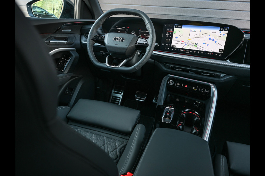 Audi Q5 Sportback 2.0 TFSI e-hybrid quattro S edition Competition | Stoel massage | Tech pro | Luchtvering | 5jaar fabrieksgarantie | Trekhaak | B&O sound | Head-up | Adaptive cruise | 360 camera | Passagiers display