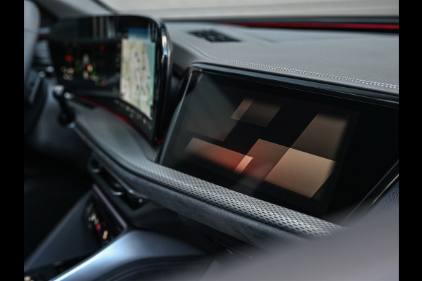 Audi Q5 Sportback 2.0 TFSI e-hybrid quattro S edition Competition | Stoel massage | Tech pro | Luchtvering | 5jaar fabrieksgarantie | Trekhaak | B&O sound | Head-up | Adaptive cruise | 360 camera | Passagiers display