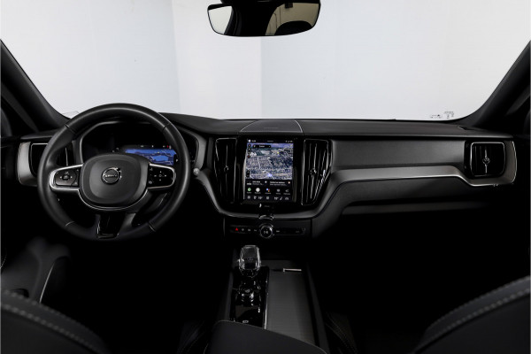 Volvo XC60 2.0 T8 Plug-in hybrid AWD Plus Dark | S/K-Panodak | Dig. Cockpit | Adapt. Cruise | Winterpakket | PDC | 360 Camera | NAV + App.Connect | ECC | Harman/Kardon | Elek. Klep | LM 19" | 9613