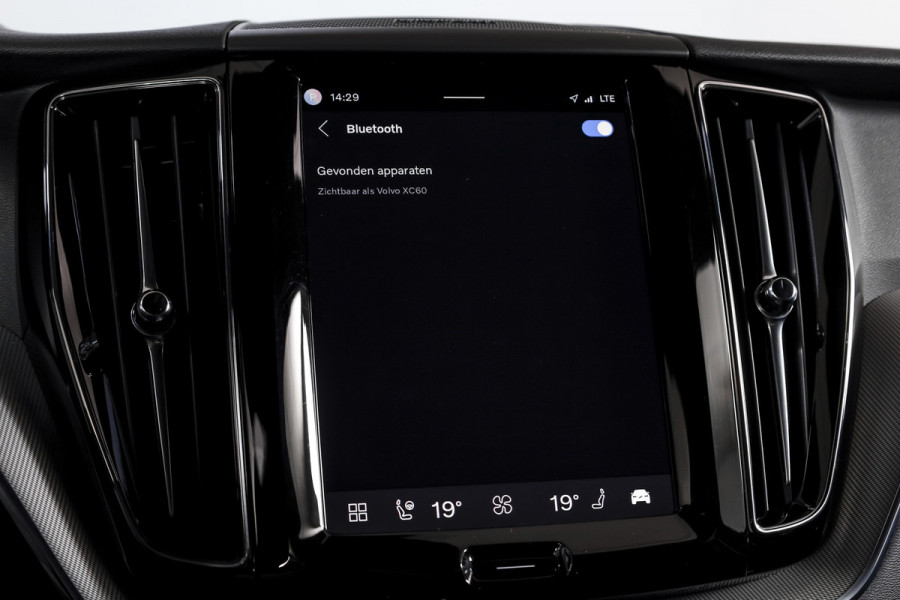 Volvo XC60 2.0 T8 Plug-in hybrid AWD Plus Dark | S/K-Panodak | Dig. Cockpit | Adapt. Cruise | Winterpakket | PDC | 360 Camera | NAV + App.Connect | ECC | Harman/Kardon | Elek. Klep | LM 19" | 9613