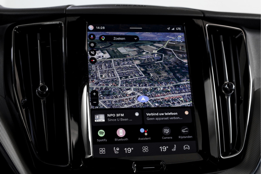Volvo XC60 2.0 T8 Plug-in hybrid AWD Plus Dark | S/K-Panodak | Dig. Cockpit | Adapt. Cruise | Winterpakket | PDC | 360 Camera | NAV + App.Connect | ECC | Harman/Kardon | Elek. Klep | LM 19" | 9613
