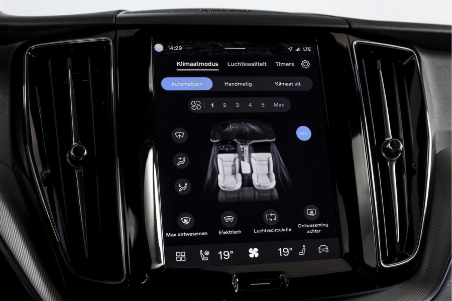 Volvo XC60 2.0 T8 Plug-in hybrid AWD Plus Dark | S/K-Panodak | Dig. Cockpit | Adapt. Cruise | Winterpakket | PDC | 360 Camera | NAV + App.Connect | ECC | Harman/Kardon | Elek. Klep | LM 19" | 9613