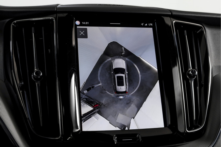 Volvo XC60 2.0 T8 Plug-in hybrid AWD Plus Dark | S/K-Panodak | Dig. Cockpit | Adapt. Cruise | Winterpakket | PDC | 360 Camera | NAV + App.Connect | ECC | Harman/Kardon | Elek. Klep | LM 19" | 9613