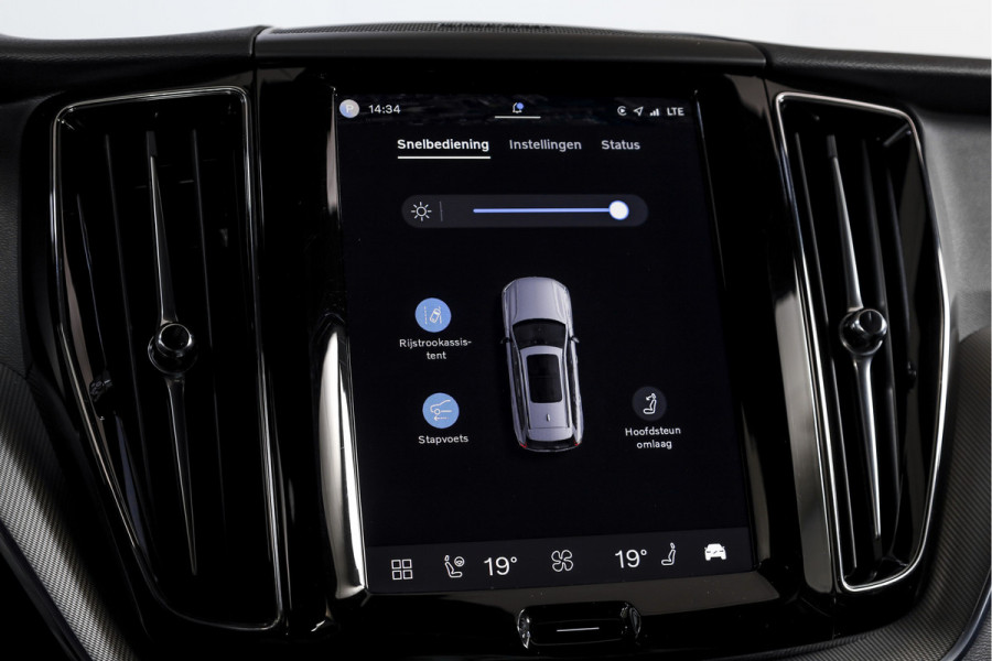 Volvo XC60 2.0 T8 Plug-in hybrid AWD Plus Dark | S/K-Panodak | Dig. Cockpit | Adapt. Cruise | Winterpakket | PDC | 360 Camera | NAV + App.Connect | ECC | Harman/Kardon | Elek. Klep | LM 19" | 9613