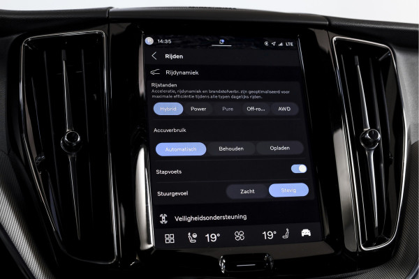 Volvo XC60 2.0 T8 Plug-in hybrid AWD Plus Dark | S/K-Panodak | Dig. Cockpit | Adapt. Cruise | Winterpakket | PDC | 360 Camera | NAV + App.Connect | ECC | Harman/Kardon | Elek. Klep | LM 19" | 9613