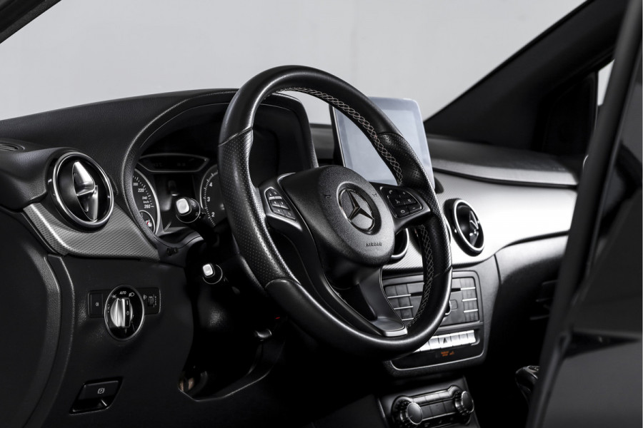 Mercedes-Benz B-Klasse 180 122 PK Ambition | Cruise | Stoelverwarming | PDC | NAV | Airco | LM 17" |