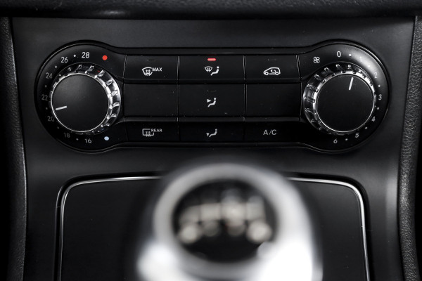 Mercedes-Benz B-Klasse 180 122 PK Ambition | Cruise | Stoelverwarming | PDC | NAV | Airco | LM 17" |